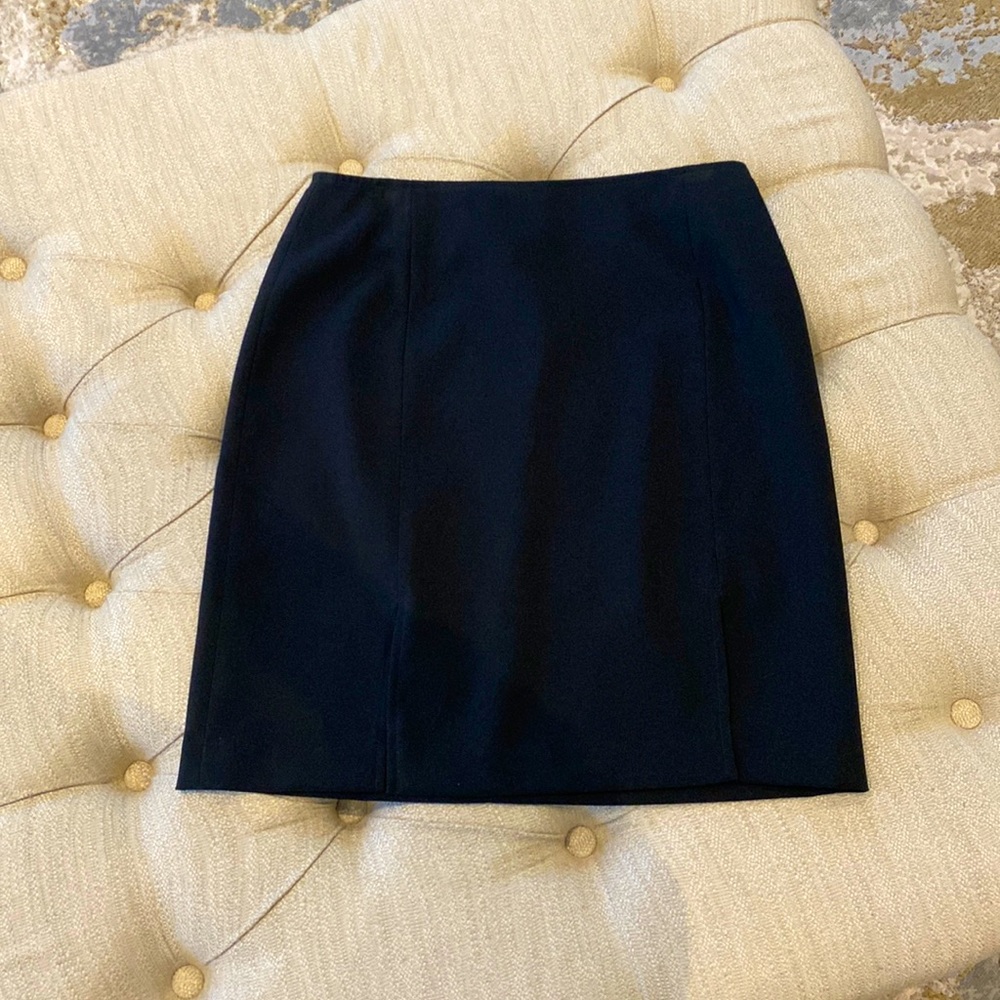 MEXX black straight skirt with 2 small slit detail on the front -Size10